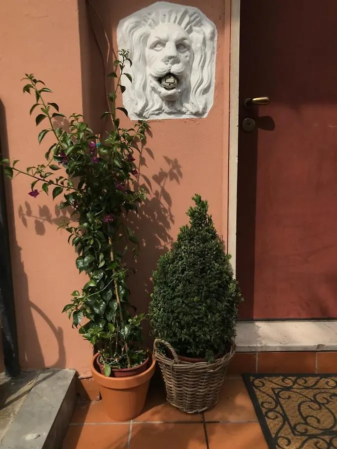 Appartamento Con Terrazza E Posto Auto Libri E Giardini Pero Hébergement de vacances